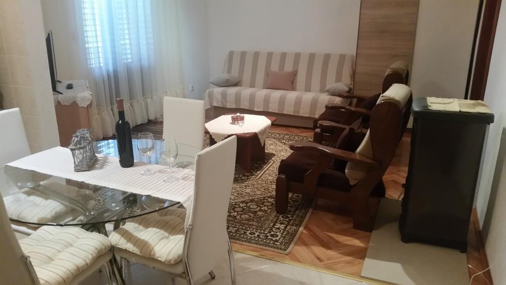 Apartment B&K Raslina Exterior photo